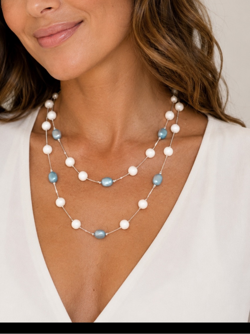 Beaded 2 layer necklace white & turquoise